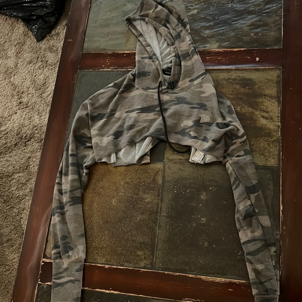 cropped “sweatshirt”